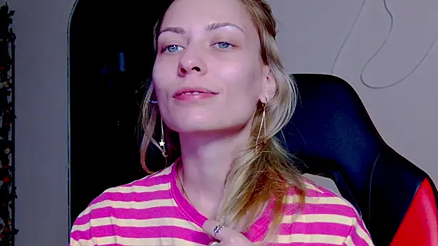 karo123421 online show from November 7, 8:53 pm