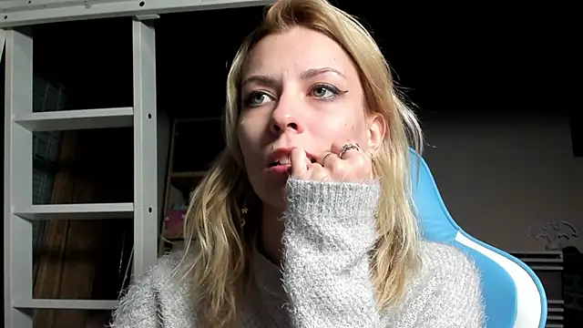 karo123421 online show from November 10, 9:47 pm