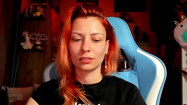 karo123421 online show from April 18, 8:31 pm