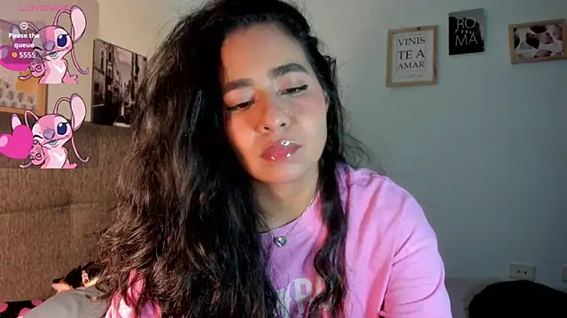 Snapshot of valeryvegas_2 chatting on September 22, 12:23 am valeryvegas 2 online show from September 22, 12:23 am