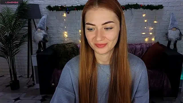 Snapshot of Adelyna_Bird chatting on December 12, 11:07 am Adelyna Bird online show from December 12, 11:07 am