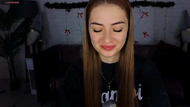 Snapshot of Adelyna_Bird chatting on December 26, 11:32 am Adelyna Bird online show from December 26, 11:32 am