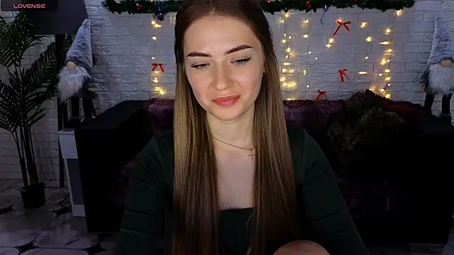 Snapshot of Adelyna_Bird chatting on January 4, 10:27 am Adelyna Bird online show from January 4, 10:27 am