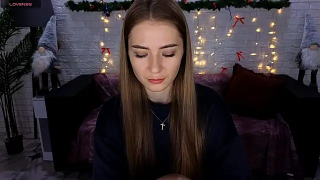 Snapshot of Adelyna_Bird chatting on January 6, 7:31 am Adelyna Bird online show from January 6, 7:31 am