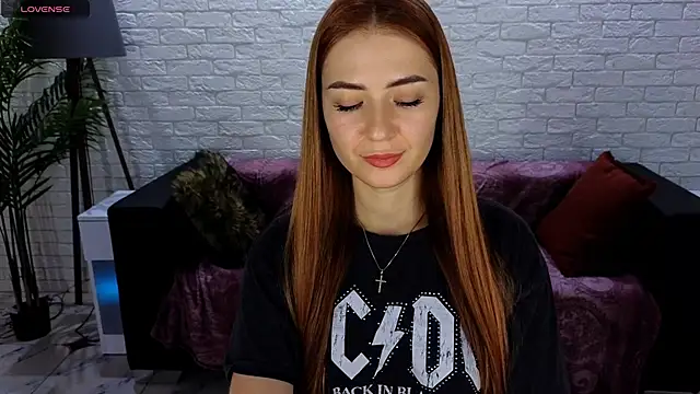 Snapshot of Adelyna_Bird chatting on January 17, 12:21 pm Adelyna Bird online show from January 17, 12:21 pm