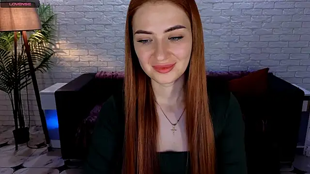Snapshot of Adelyna_Bird chatting on February 6, 10:37 am Adelyna Bird online show from February 6, 10:37 am