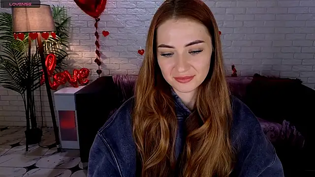 Snapshot of Adelyna_Bird chatting on February 16, 10:43 am Adelyna Bird online show from February 16, 10:43 am