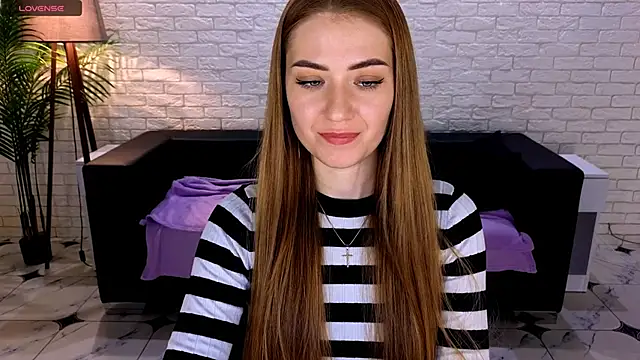 Snapshot of Adelyna_Bird chatting on March 2, 10:14 am Adelyna Bird online show from March 2, 10:14 am