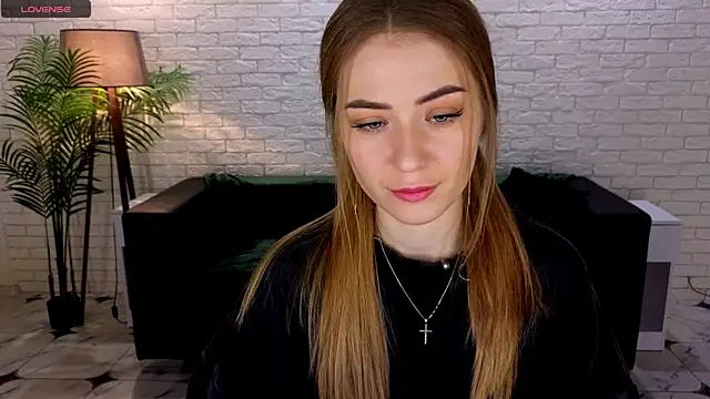 Snapshot of Adelyna_Bird chatting on March 7, 7:30 am Adelyna Bird online show from March 7, 7:30 am