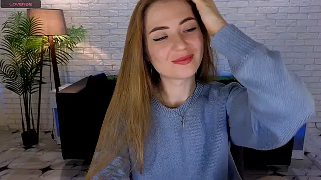 Snapshot of Adelyna_Bird chatting on March 13, 7:42 am Adelyna Bird online show from March 13, 7:42 am