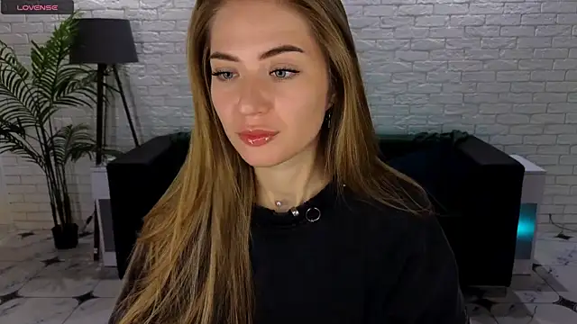 Snapshot of Adelyna_Bird chatting on September 19, 6:59 am Adelyna Bird online show from September 19, 6:59 am