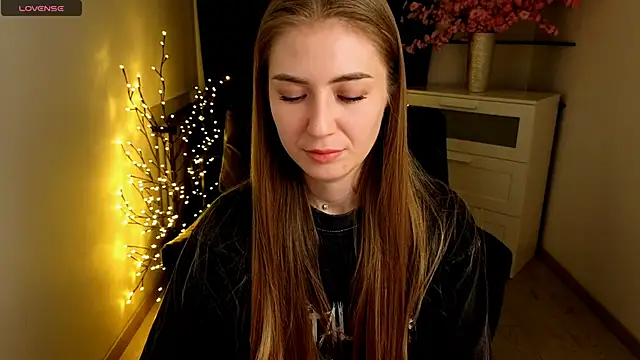 Adelyna Bird online show from May 23, 6:40 am