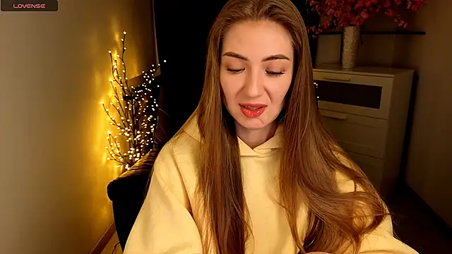 Adelyna Bird online show from May 31, 7:15 am
