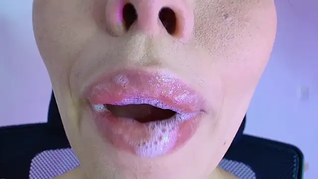 Snapshot of lisbet21x chatting on November 15, 2:57 pm lisbet21x online show from November 15, 2:57 pm