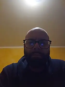 Snapshot of Dolceporco19 chatting on November 1, 10:28 am Dolceporco19 online show from November 1, 10:28 am