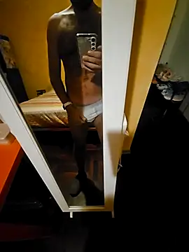 Snapshot of Dolceporco19 chatting on November 5, 5:35 pm Dolceporco19 online show from November 5, 5:35 pm