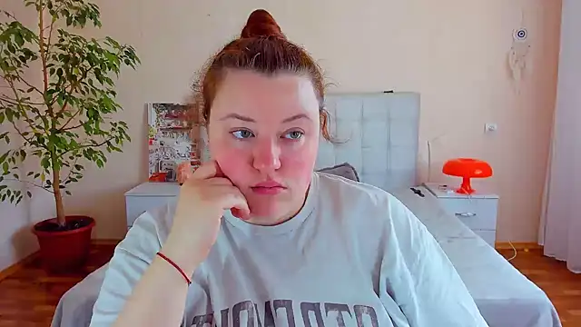 Snapshot of PolinaSalvatore chatting on May 25, 12:44 pm PolinaSalvatore online show from May 25, 12:44 pm