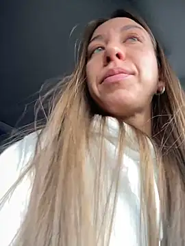 Snapshot of EvaCatt chatting on March 18, 4:04 am EvaCatt online show from March 18, 4:04 am