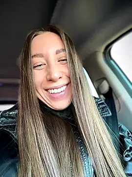 Snapshot of EvaCatt chatting on November 11, 3:39 am EvaCatt online show from November 11, 3:39 am