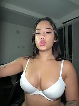 Nattasha Brown online show from November 16, 9:59 am