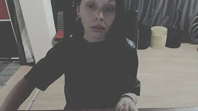 Snapshot of GoldenSasha chatting on October 6, 6:38 pm GoldenSasha online show from October 6, 6:38 pm