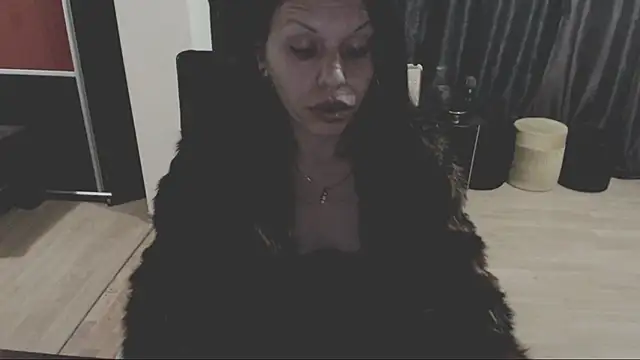 Snapshot of GoldenSasha chatting on October 20, 10:49 am GoldenSasha online show from October 20, 10:49 am