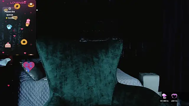 Snapshot of Summer_XO chatting on December 1, 2:38 am Summer XO online show from December 1, 2:38 am