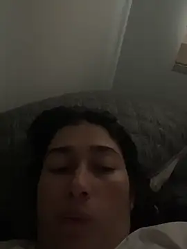 andreaisis2 online show from April 4, 7:00 pm