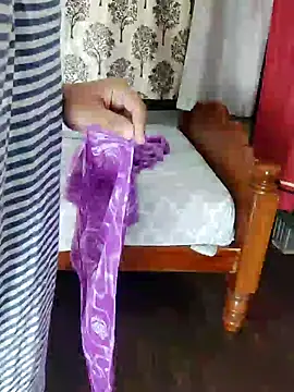 Snapshot of Indian_desi_wife chatting on December 19, 4:56 am Indian desi wife online show from December 19, 4:56 am