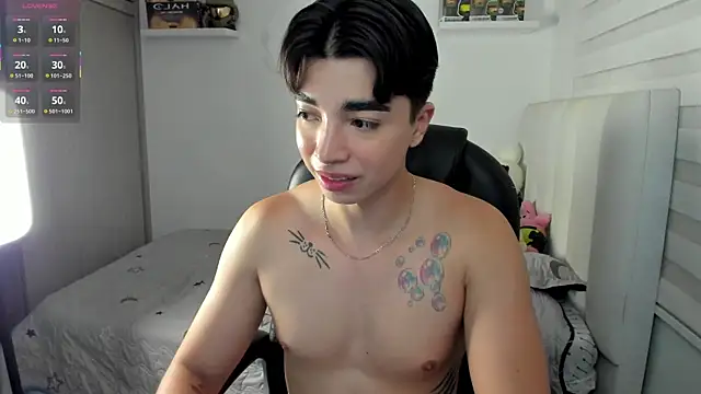 santy7v7 online show from December 20, 1:29 pm