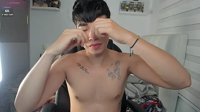 santy7v7 online show from April 22, 1:34 pm