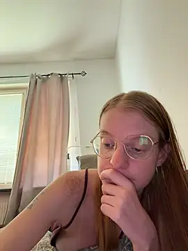 Snapshot of jannis1992 chatting on June 6, 12:54 pm jannis1992 online show from June 6, 12:54 pm