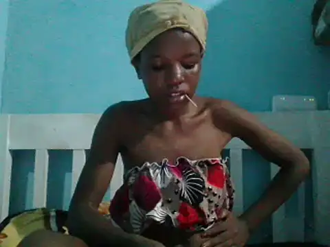 Snapshot of sweetchic_ chatting on February 25, 5:25 pm sweetchic online show from February 25, 5:25 pm