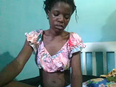 Snapshot of sweetchic_ chatting on March 5, 8:21 am sweetchic online show from March 5, 8:21 am