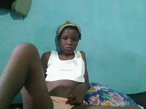 Snapshot of sweetchic_ chatting on March 8, 10:54 am sweetchic online show from March 8, 10:54 am