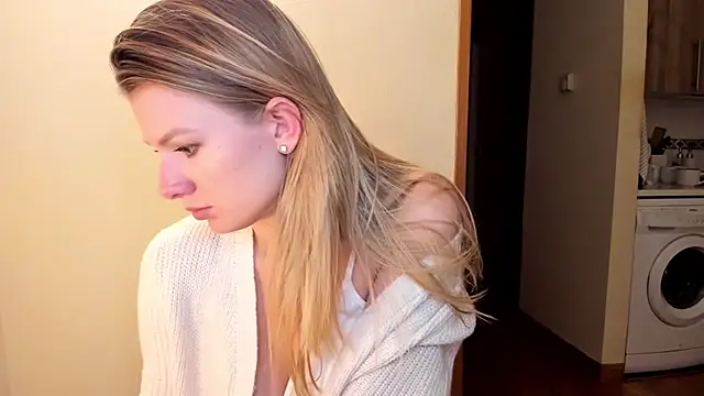 Annloveyou online show from January 6, 7:50 pm