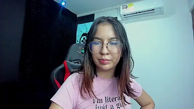 Snapshot of Lia_sarahi chatting on February 7, 2:26 pm Lia sarahi online show from February 7, 2:26 pm
