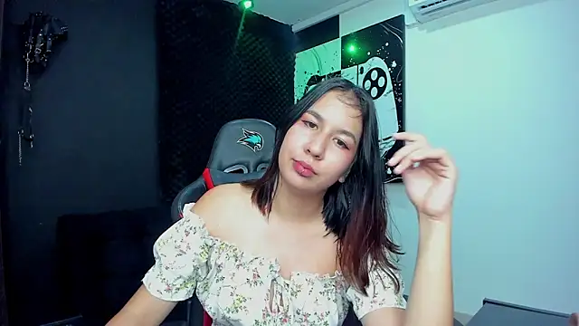 Snapshot of Lia_sarahi chatting on February 8, 2:27 pm Lia sarahi online show from February 8, 2:27 pm