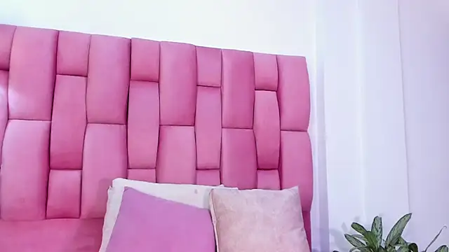 Snapshot of Lia_sarahi chatting on February 16, 11:27 am Lia sarahi online show from February 16, 11:27 am