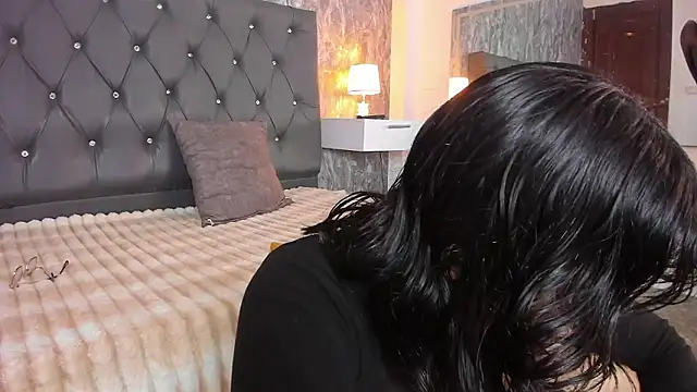 Lia sarahi online show from March 4, 12:00 pm