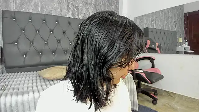 Lia sarahi online show from March 7, 11:40 am