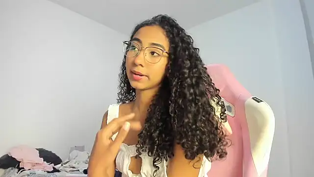 Snapshot of khaliope chatting on July 21, 1:57 pm khaliope online show from July 21, 1:57 pm