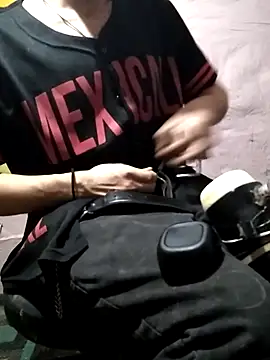 Snapshot of Wero4200 chatting on October 1, 9:15 am Wero4200 online show from October 1, 9:15 am