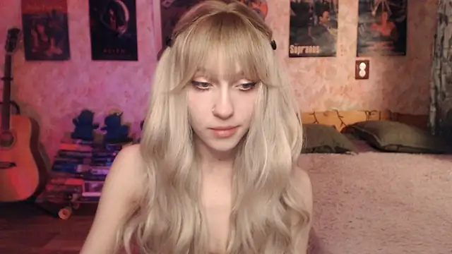 Friendly Ellie online show from February 6, 11:15 pm