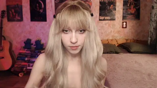 Friendly Ellie online show from February 10, 11:13 pm