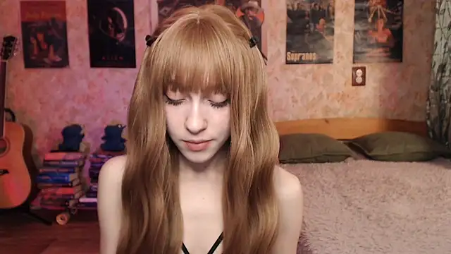 Friendly Ellie online show from November 18, 11:15 pm