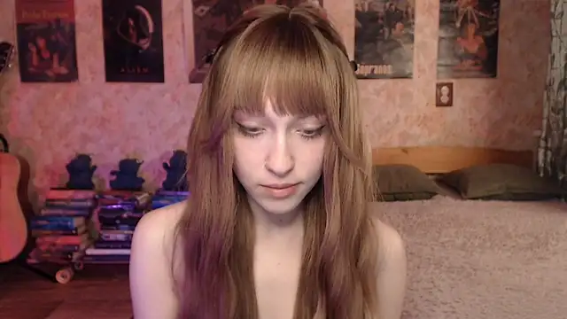 Friendly Ellie online show from April 2, 10:51 pm