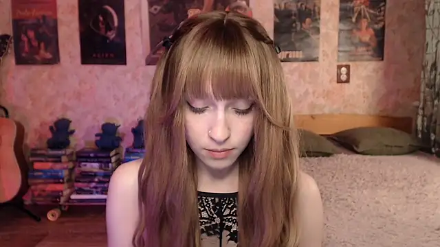 Friendly Ellie online show from April 22, 1:12 pm