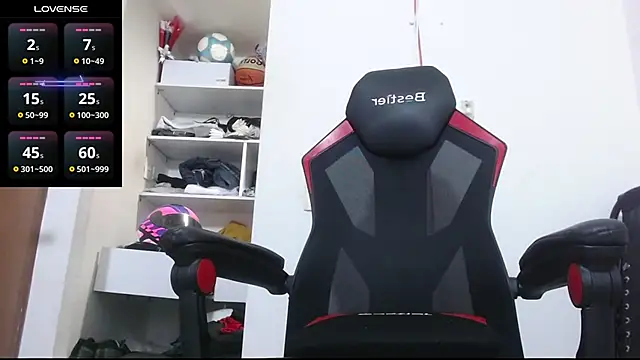 Snapshot of freestyle_blake1 chatting on October 24, 1:03 am freestyle blake1 online show from October 24, 1:03 am