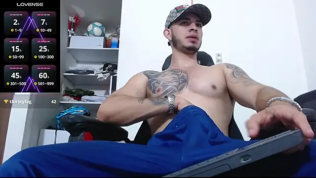 Snapshot of freestyle_blake1 chatting on October 29, 1:35 pm freestyle blake1 online show from October 29, 1:35 pm